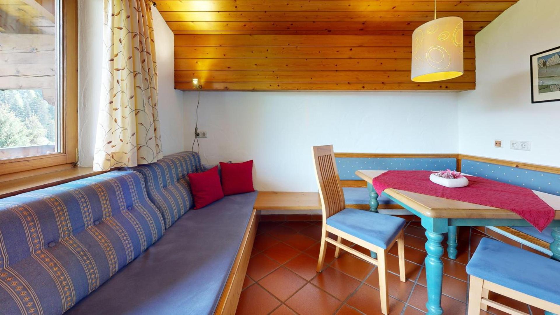 Apartment mit Balkon - 2